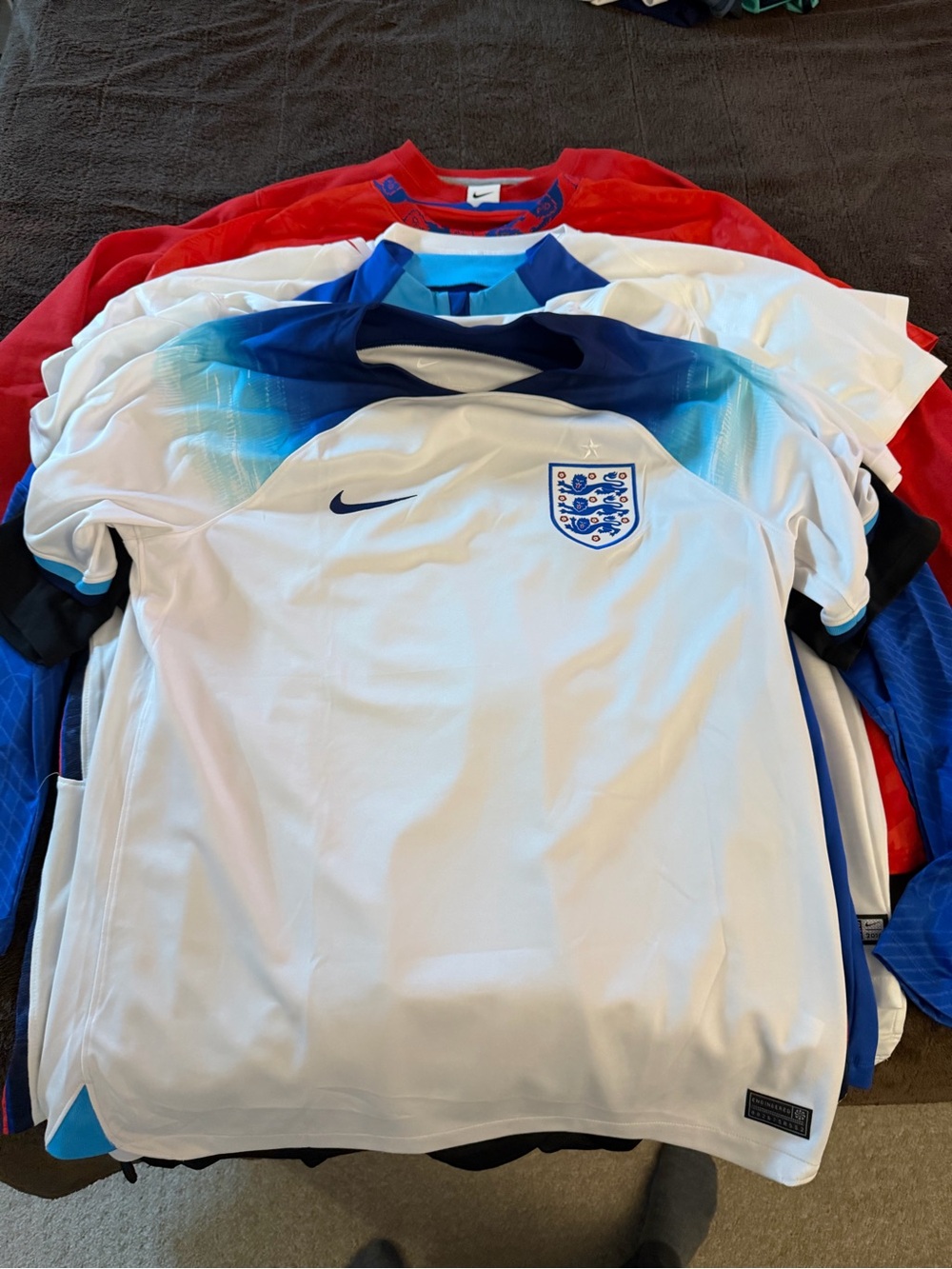England Bundle (8) pieces